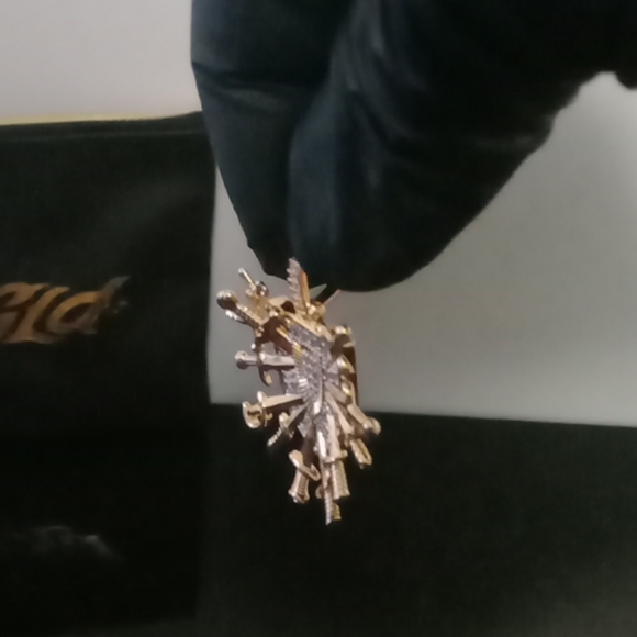 Mens gold pendant - Picture 4 of 5